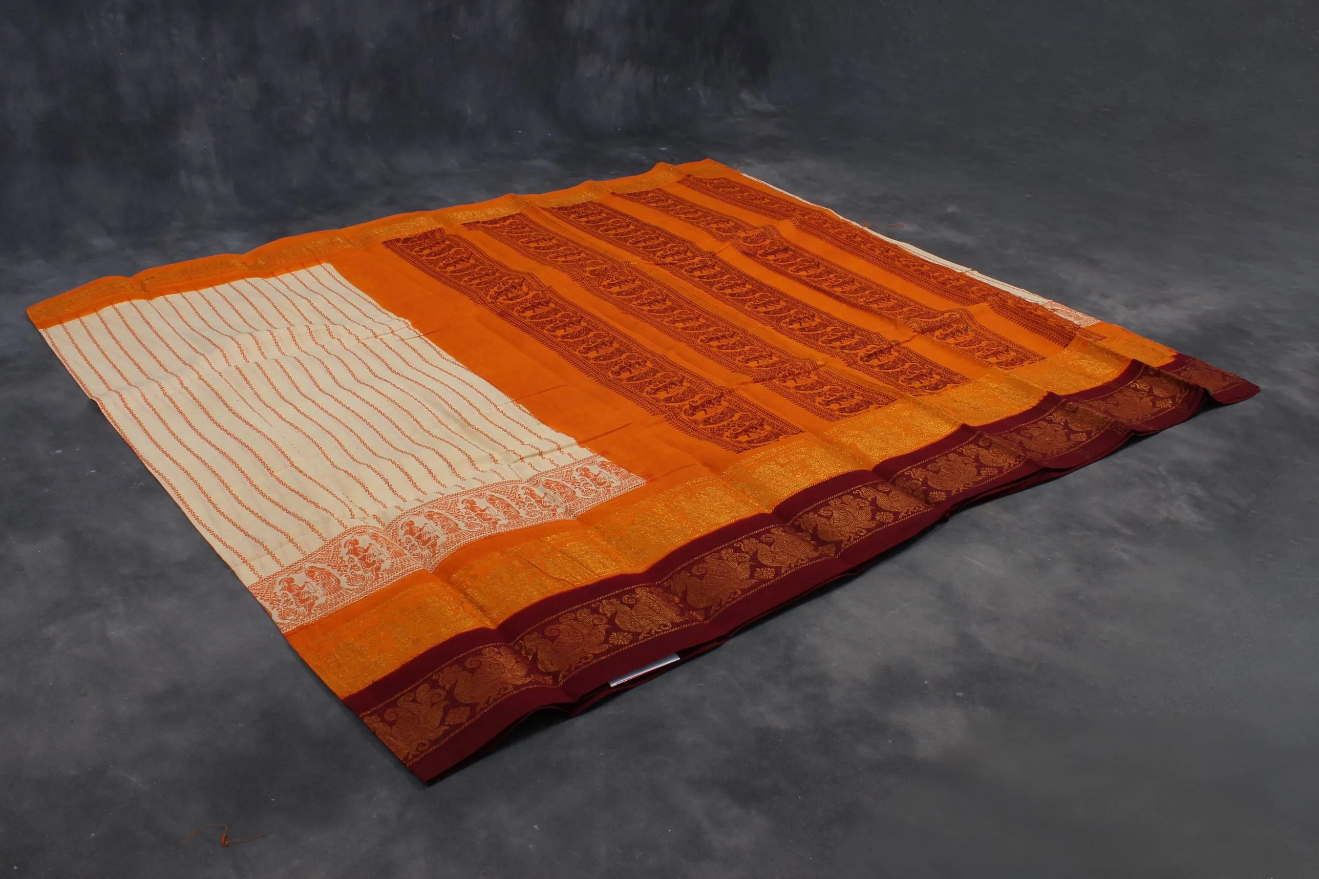 Authentic Madurai Sungudi Cotton Saree - Cultural Elegance & Lightweight