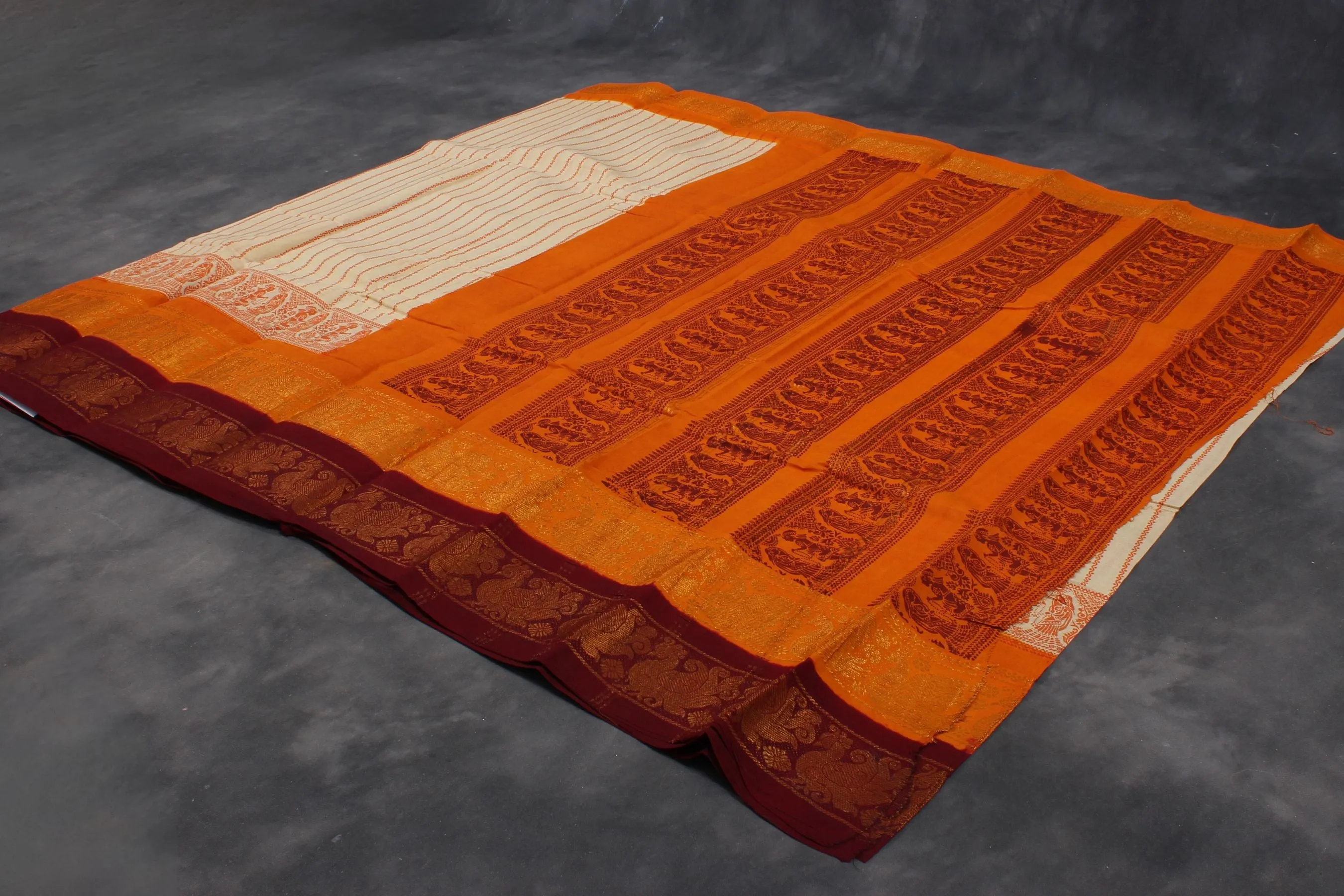 Authentic Madurai Sungudi Cotton Saree - Cultural Elegance & Lightweight