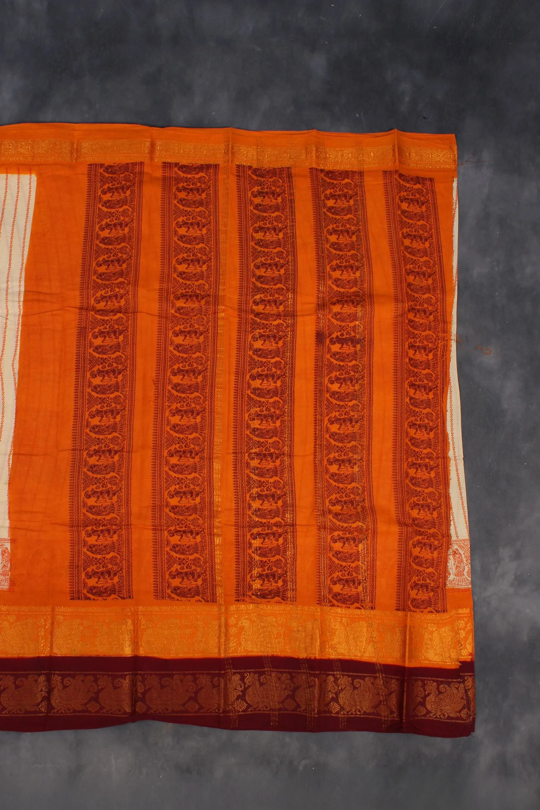 Authentic Madurai Sungudi Cotton Saree - Cultural Elegance & Lightweight