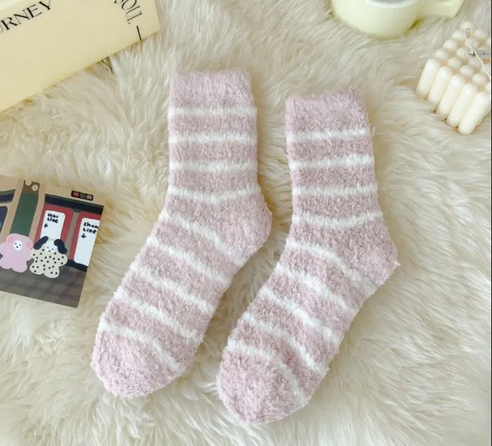 Cozy Winter Striped Women's Socks Thick, Non-Shedding Coral Fleece For Warmth, Leisure, And Sleep