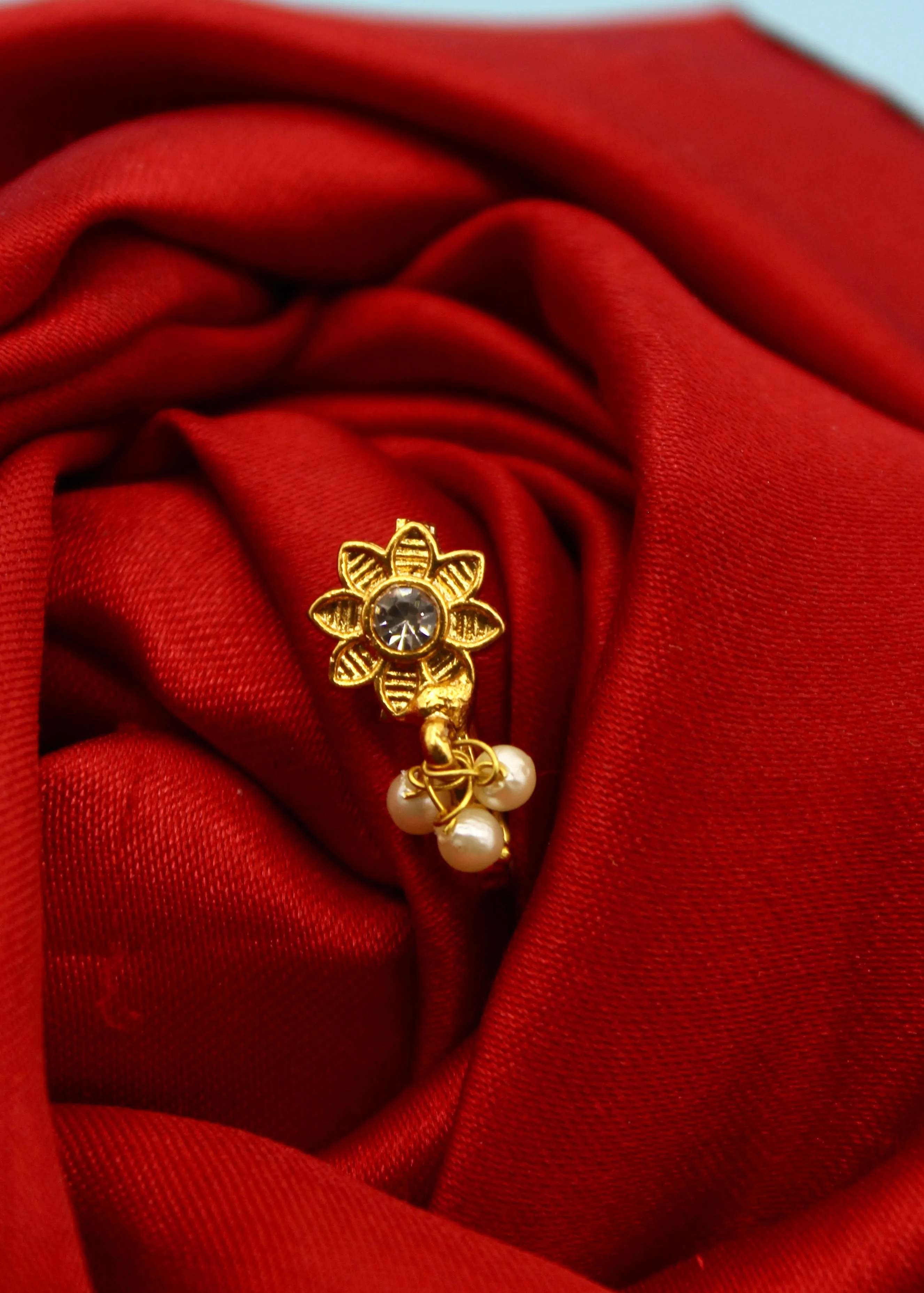 DELICATE ANTIQUE NOSE PIN