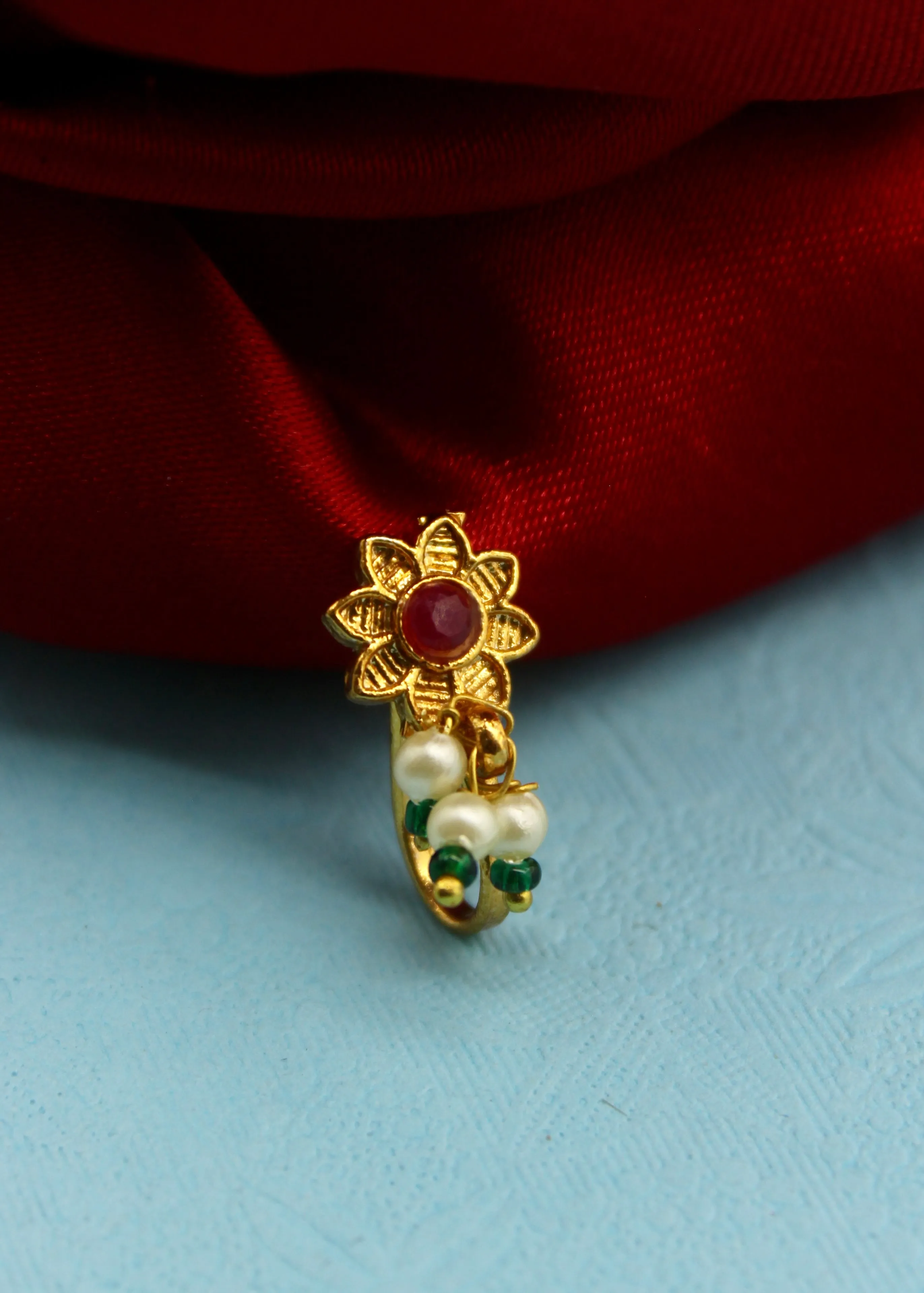 DELICATE ANTIQUE NOSE PIN