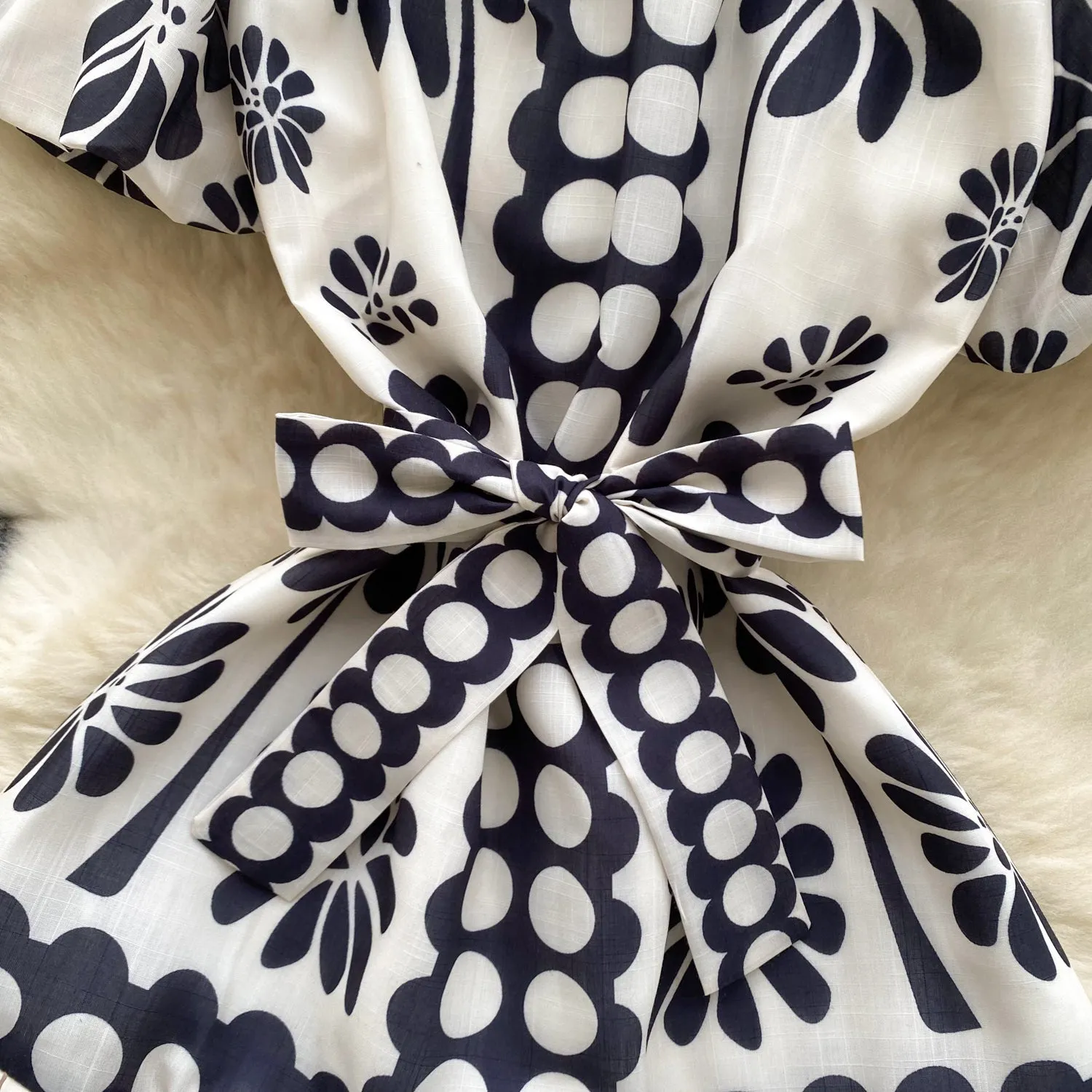 Delicate Puffy Sleeve Printed Dress