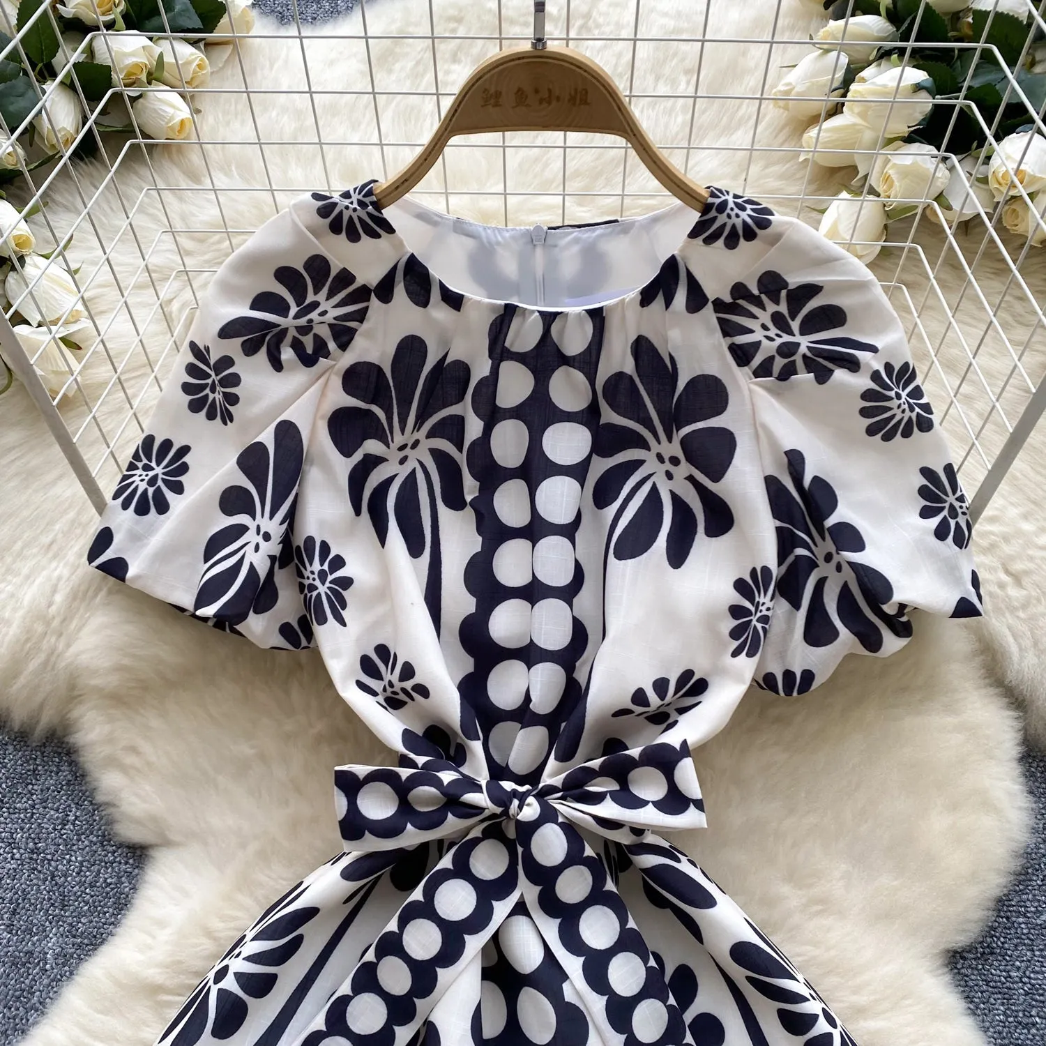 Delicate Puffy Sleeve Printed Dress