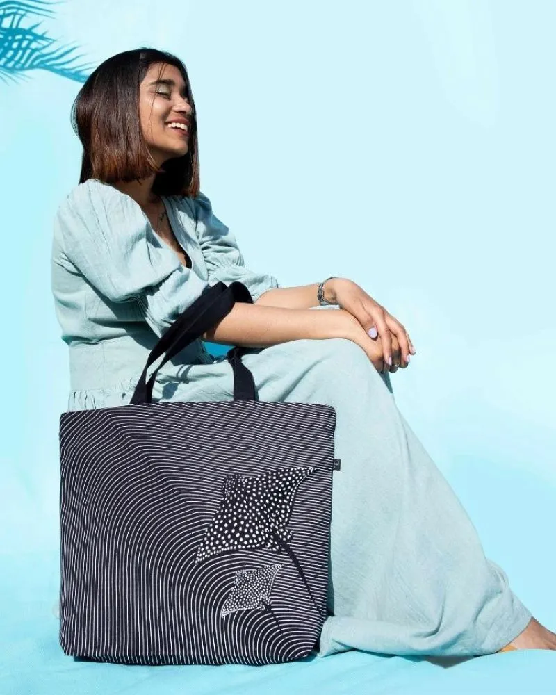 Large Zipper Tote Bag (Pack of 5) - Mesmerizing Stingray