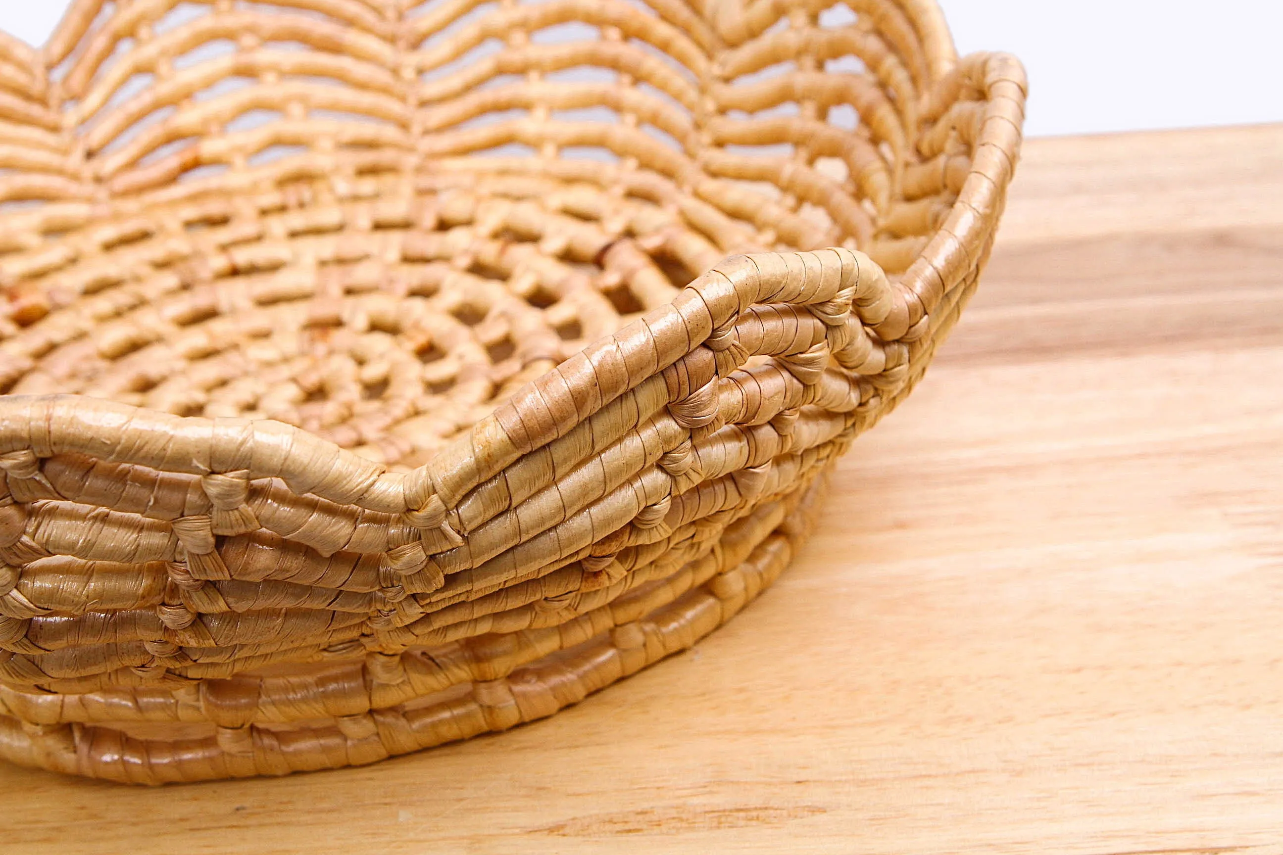 Natural straw wicker basket
