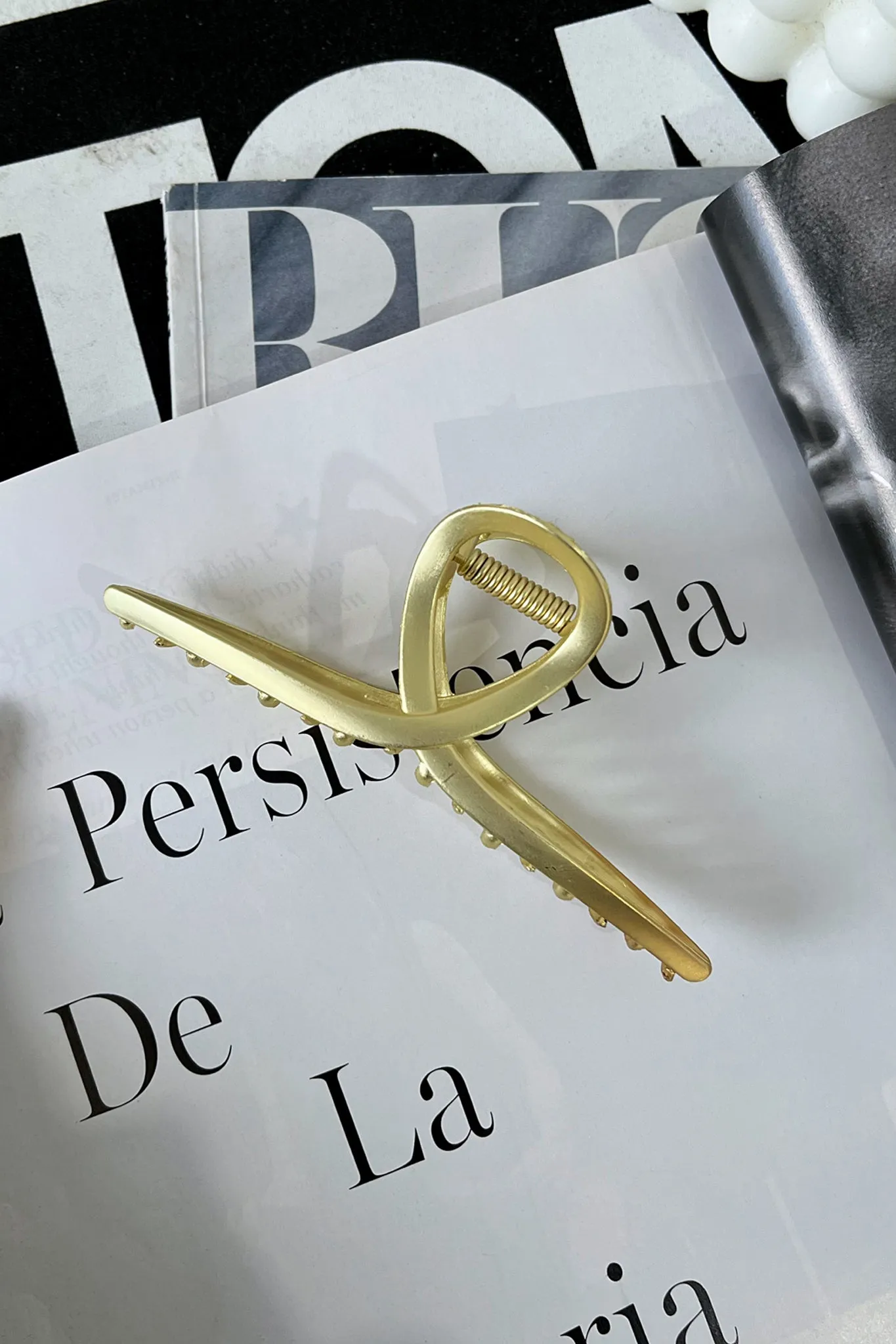 Saira Claw Clip - Matte Gold