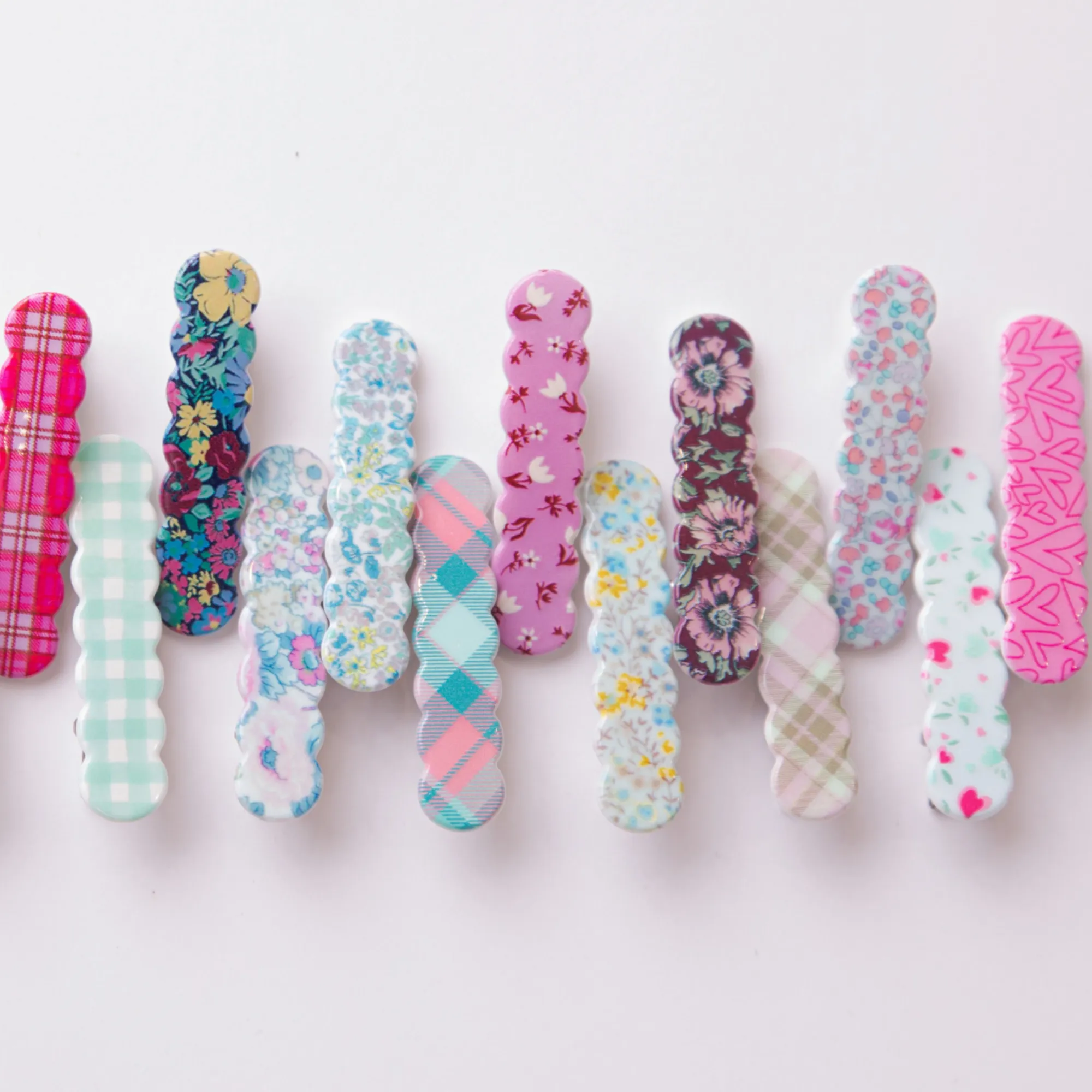 Scalloped Acrylic Hair Clip - 28 Prints