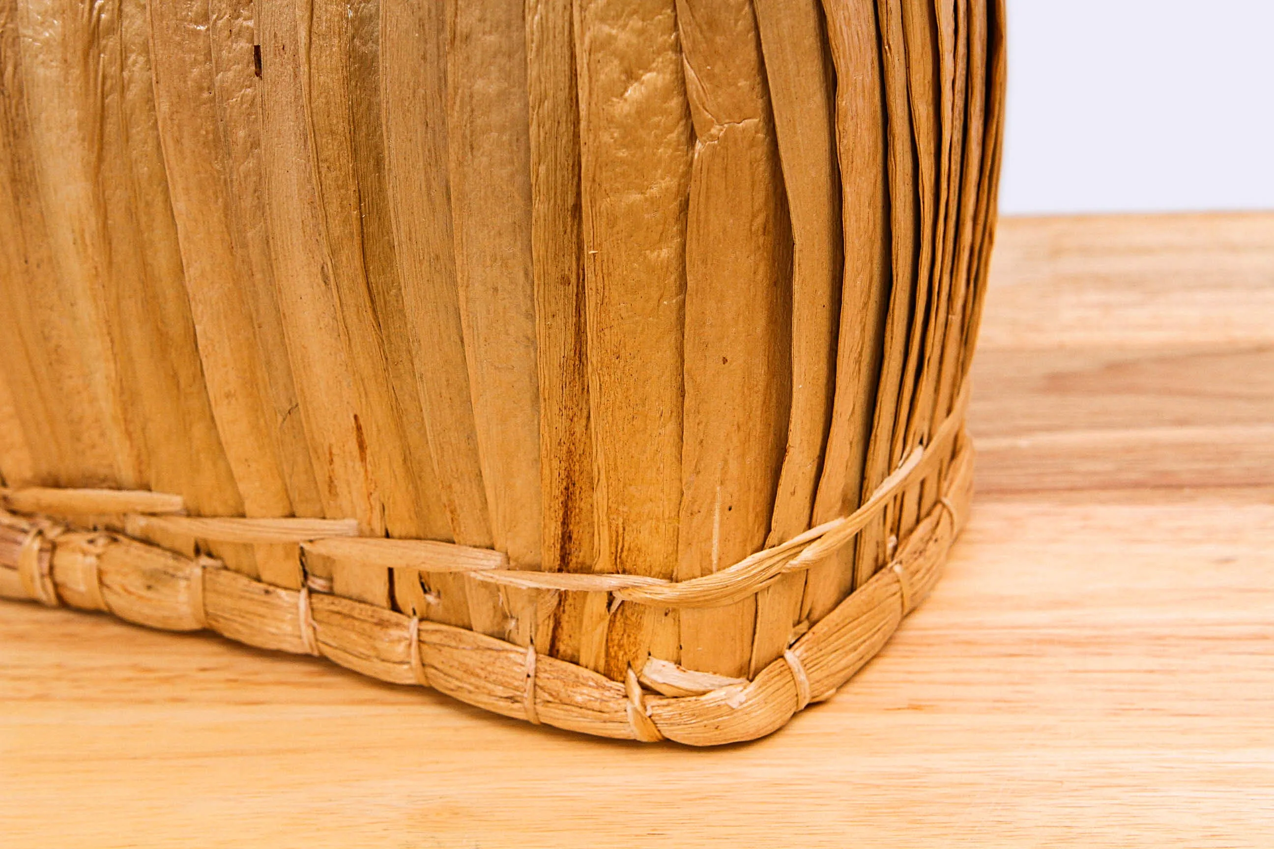 Sil Thin Chao Pha Ya - Natural straw wicker handbag