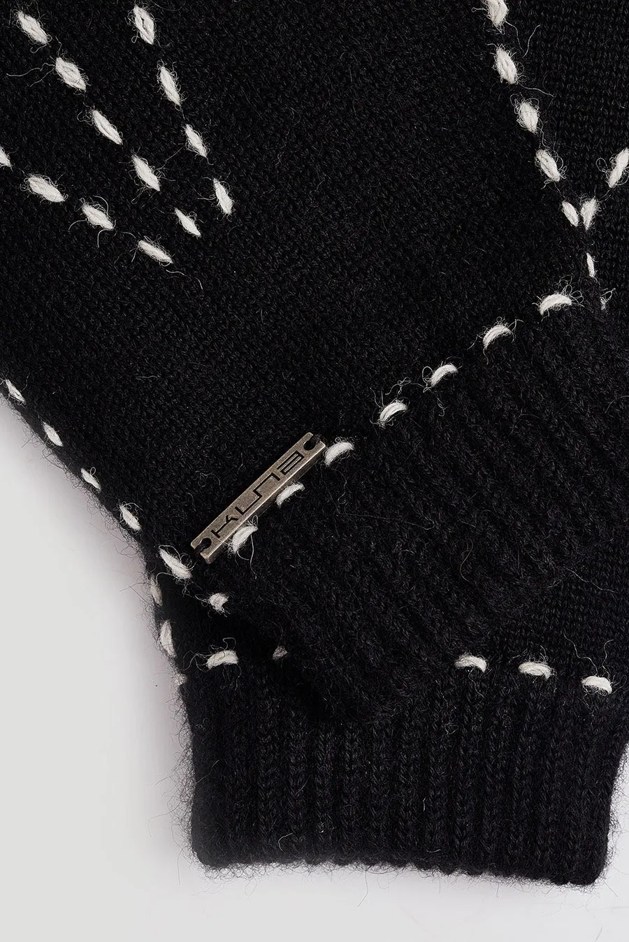 Willa Gloves Baby Alpaca Color Black & Ecru